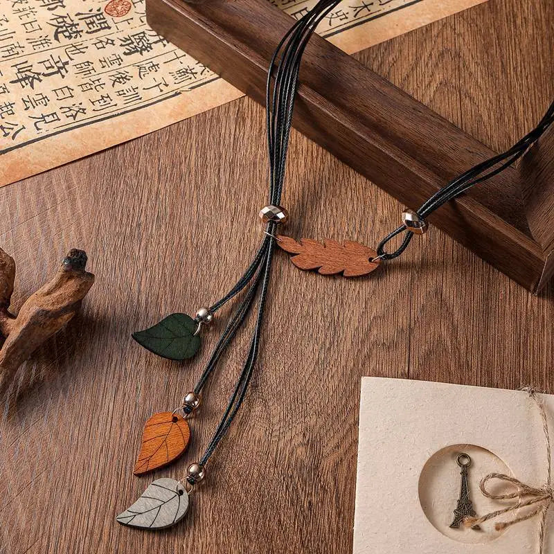 Vintage Handmade Bohemian Ethnic Wood Leaf Pendants Necklace for Women